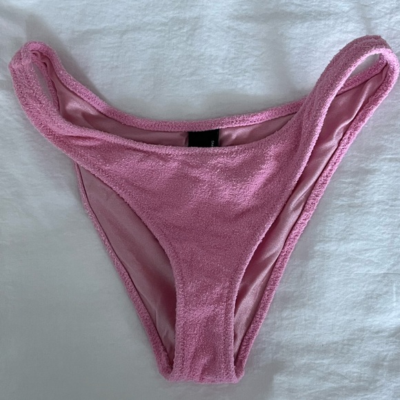 Triangl Bikini Set - Picture 6 of 9